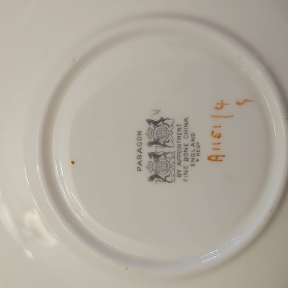 Gorgeous, Rare, "To the Bride" cup and saucer by Paragon. - Picture 7 of 9
